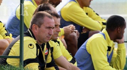 мъри стоилов разузнава левски кипър