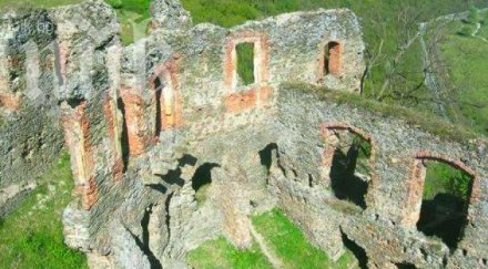 археолози проучват българска крепост румъния