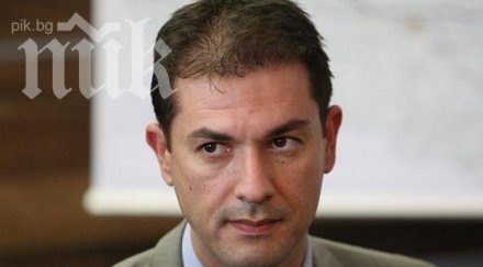 зам министър подаде оставка орешарски прие