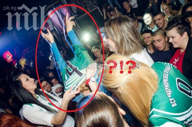 Нападнаха Галена насред сцената!