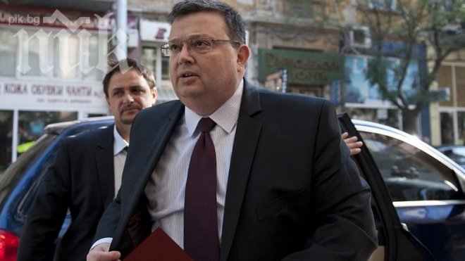 Цацаров обяви, че СРС-тата за Цветанов са законни! Плевнелиев не е разследван