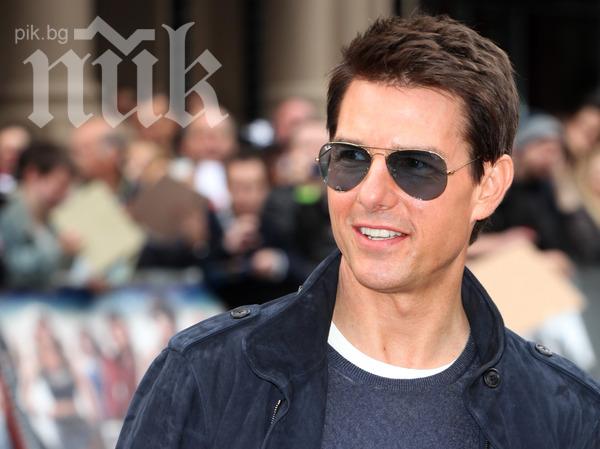 Холивудската звезда Том Круз на съд за краден сценарий
