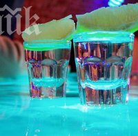 Руснаци в Бургас подаряват литри водка и килограми сельодка срещу добра идея