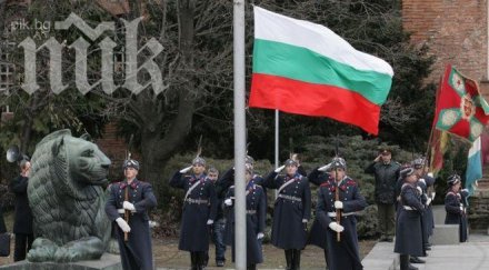 сръбският министър отбраната пристигна нас готвят пълен военен церемониал