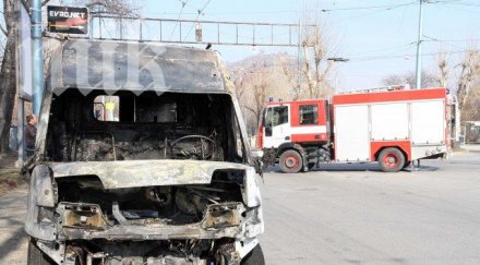 изгорялата линейка била снимки