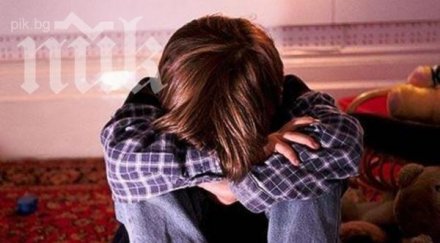 хлапе краде телефони съученици