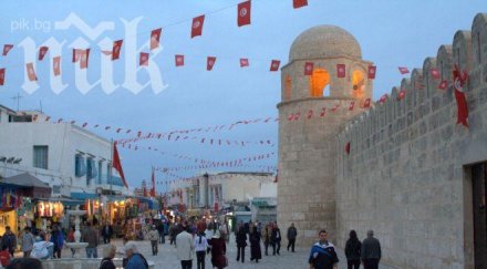 новата конституция тунис влезе сила