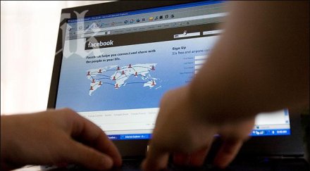 палава съпруга напусна мъжа заради фейсбук