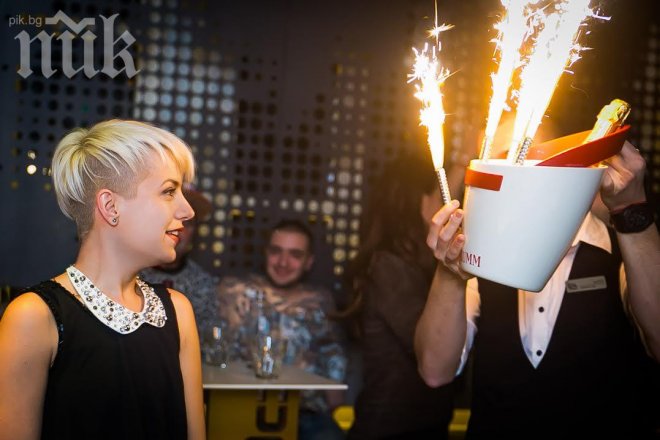 Поли Генова яхна мотор на рождения си ден
