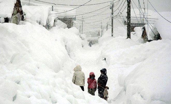 Невиждан сняг уби 11 японци