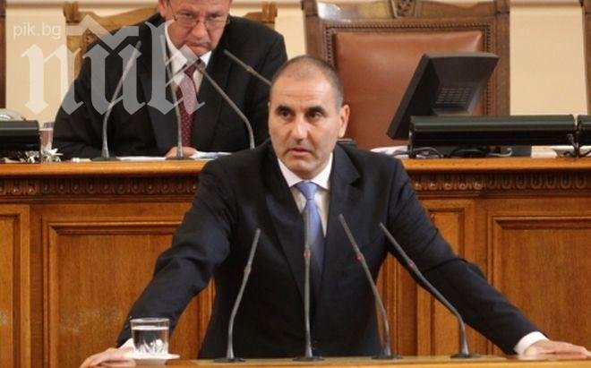 Цветанов не се подписал под вота на недоверие заради закуската с Обама