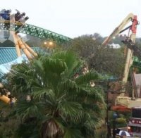 16 души бяха блокирани във влакче на ужасите