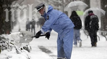 стотици полети отменени заради снега япония