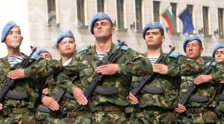 искат връщане казармата