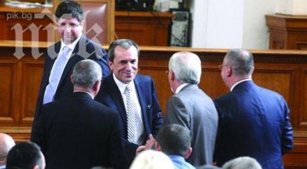 вотът мина бсп дпс атака ликуват герб успя събори кабинета плакат падна сантиметри главата станишев