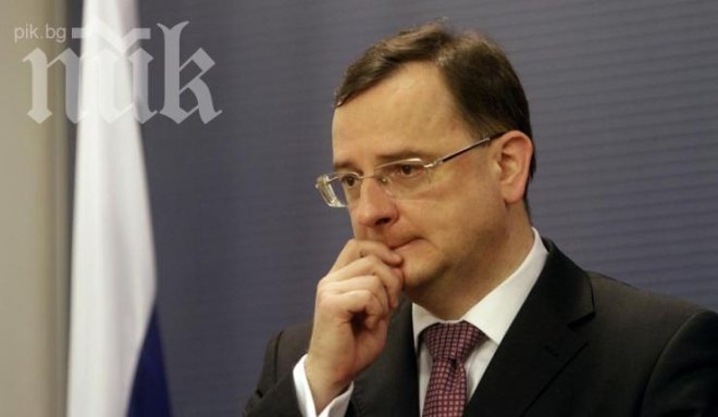 Полицията в Чехия обвини бившия премиер Петр Нечас в даване на подкуп