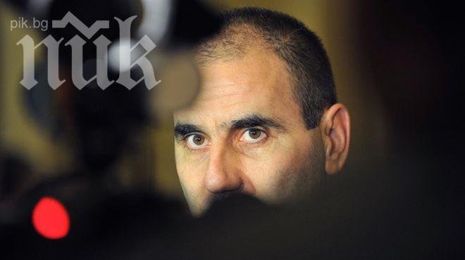 Цветанов се скри от въпроса на Делян Пеевски - викал ли го е в полунощ в кабинета си на рождения му ден