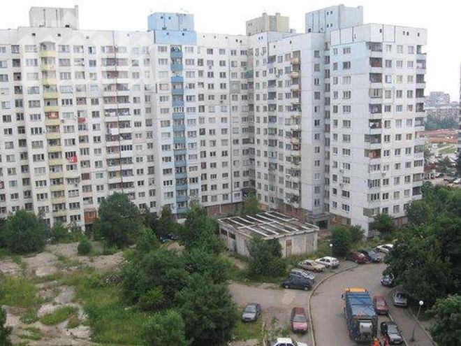 90-годишен скочи от 15-я етаж в столичния кв. „Люлин”