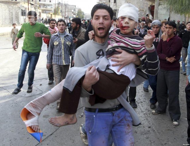 ООН евакуира от обсадения сирийски град Хомс над 1370 души