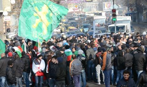 Карлово и Пловдив на бунт заради джамия