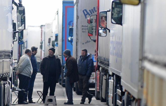 Превозвачите от турската граница обмислят поход към София
