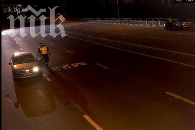 Глутница вълци едва не разкъса катаджия (видео)