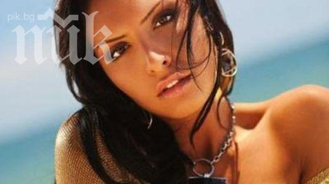 Черната Златка продава мартеници