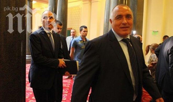 Бойко търси Волен под дърво и камък, разпитва репортерки къде е, плъзна слух за мощен атакистки гуляй