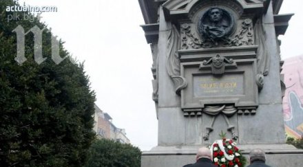 паметникът левски вече напълно възстановен