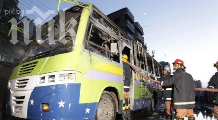 десетки ученици загинаха пътен инцидент бангладеш