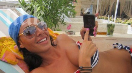 скандал бивша полицайка мамила пари болно дете замесиха черната златка