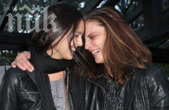 Луиза Григорова и Теодора Духовникова се награбиха на Свети Валентин (снимка)