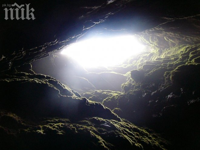 Баба загина в пропаст! Събирала съчки с внучето си