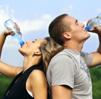 Пийте по 8 чаши вода дневно