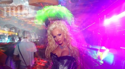 бона лапнала несебърската кукла барби съблече секси клип