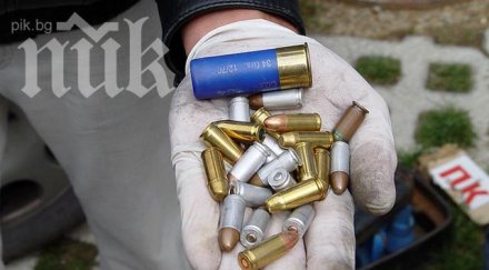 арестуваха баща син незаконно оръжие боеприпаси лихварска дейност