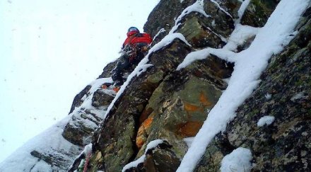 баща спаси годишния син полетял скалите връх вихрен