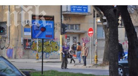 жонгльорка събра погледите шофьорите оживено кръстовище варна снимки