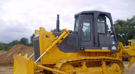 крадци разбиха витрина парфюмерия булдозер