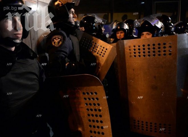 Протестиращите в Киев заловиха лейтенант от Вътрешни войски