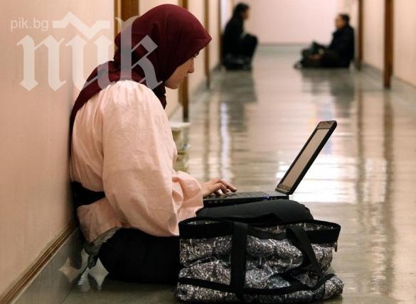 Турският президент одобри спорния закон за интернет, правителството затяга цензурата в мрежата