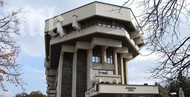 Мъж осъди община Русе заради потрошения си автомобил