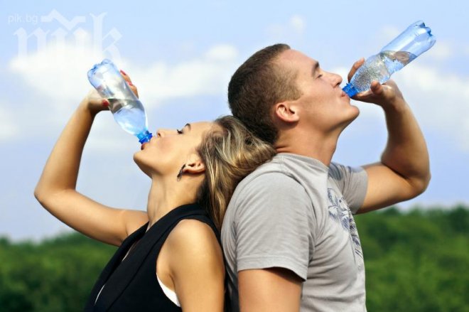 Пийте по 8 чаши вода дневно