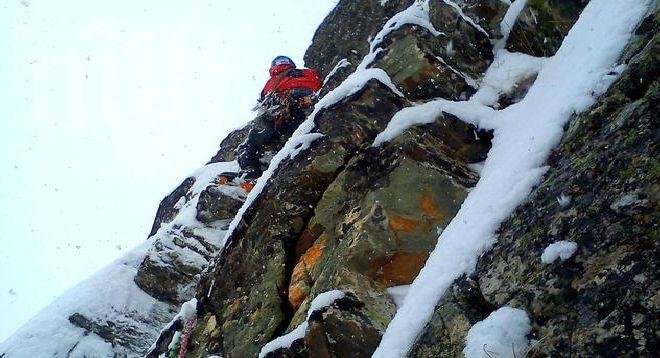 Баща спаси 14-годишния си син, полетял от скалите под връх Вихрен