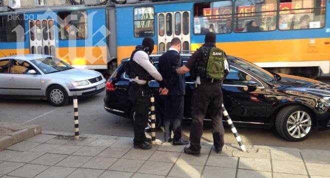 Извънредно! Акция на ДАНС в София! Арестуван е мъж! (обновена)