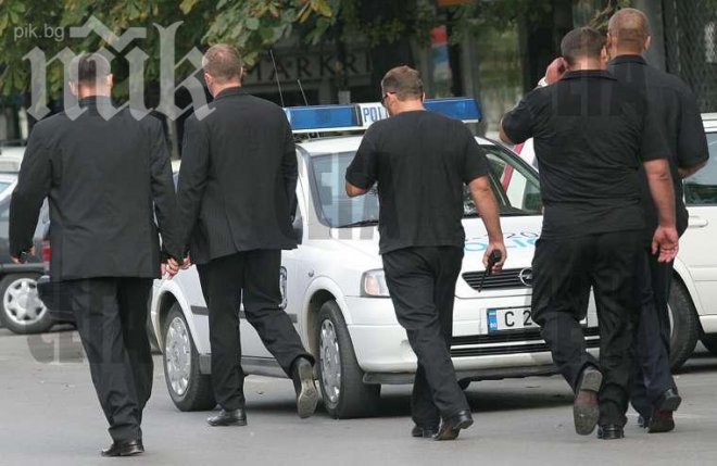 Бургазлийка тероризира наематели! Плаши ги с мутри!