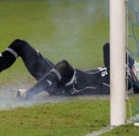 Бомба по вратар, 53-ма в ареста и прекратен мач в Москва!