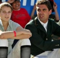 Милиардерската наследница Атина Онасис си счупи гръбнака!