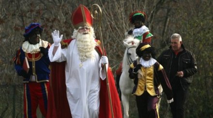 дядо коледа пристигна холандия