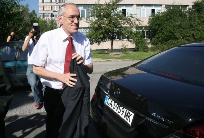 Смачкаха прокурора на Огнян Донев